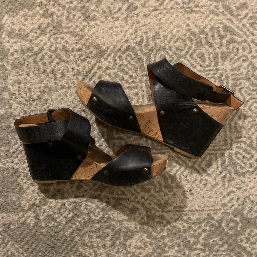 Lucky Brand Wedge Sandals Black Leather Size 7.5